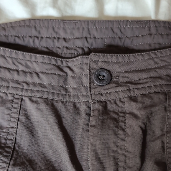 The North Face Women's Dark Brown Bermudas Short Streetwear - Picture 6 of 11
